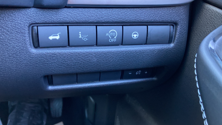 Nissan Qashqai 1.3 DiG-T MH 158 Tekna 5dr Petrol Hatchback